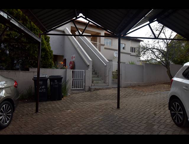 3 BEDROOM TOWNHOUSE FOR SALE IN NOORDHANG